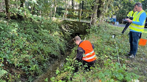 An der Flugplatzbäke wurden Proben genommen. Foto: Stadt Oldenburg An der Flugplatzbäke wurden Proben genommen. Foto: Stadt Oldenburg