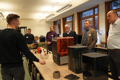 Gründer Timo Martens berichtet über die Vorzüge des 3D-Drucks. Foto: TGO/GO! Startup Incubator Gründer Timo Martens berichtet über die Vorzüge des 3D-Drucks. Foto: TGO/GO! Startup Incubator