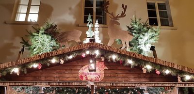 Dekoration an einer Hütte auf dem Lamberti-Markt 2018. Foto: Stadt Oldenburg