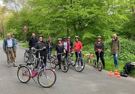 Teilnehmende der integrativen Radfahrschule des Stadtteiltreffs Kreyenbrück und des DSC Oldenburg. Foto: Stadt Oldenburg