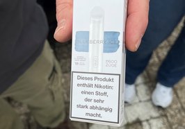 Trotz Verbot nach Jugendschutzgesetz: Vape mit Nikotin an 16-jährigen Testkäufer verkauft. Foto: Stadt Oldenburg