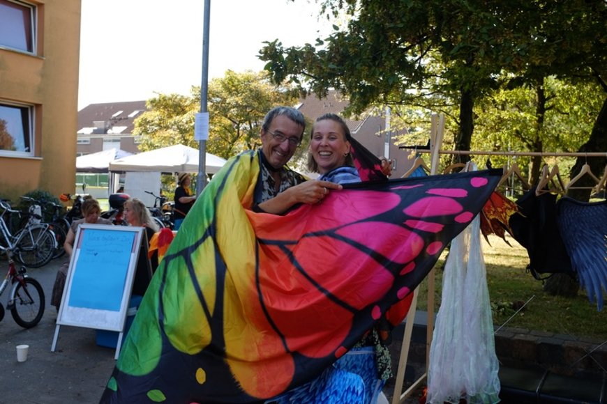 Zwei Engel beim Stand der Kirchengemeinde. Foto: Stadt Oldenburg