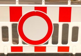 Straßensperre-Schild. Foto: Gabi Schönemann/Pixelio