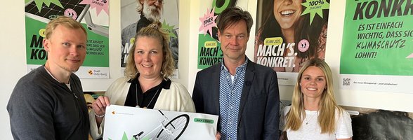 Dr. Tarek Kemper (Fachdienst Klimaschutz, von links), Lena Mäusezahl (Fachdienst Klimaschutz), Dr. Norbert Korallus (Leiter des Amts für Klimaschutz und Mobilität) und Dr. Katharina Heidtmann (Fachdienst Klimaschutz). Foto: Stadt Oldenburg