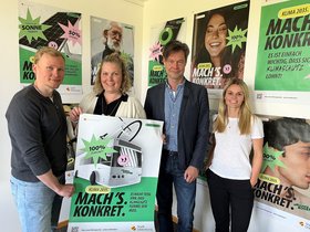 Dr. Tarek Kemper (Fachdienst Klimaschutz, von links), Lena Mäusezahl (Fachdienst Klimaschutz), Dr. Norbert Korallus (Leiter des Amts für Klimaschutz und Mobilität) und Dr. Katharina Heidtmann (Fachdienst Klimaschutz). Foto: Stadt Oldenburg