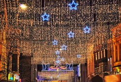 Lange Straße mit Weihnachtsbeleuchtung. Foto: Hans-Jürgen Zietz Lange Straße mit Weihnachtsbeleuchtung. Foto: Hans-Jürgen Zietz