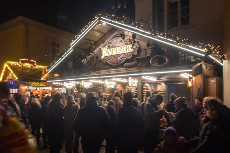Flammlachsstand beim Lamberti-Markt 2023. Foto: Sascha Stüber