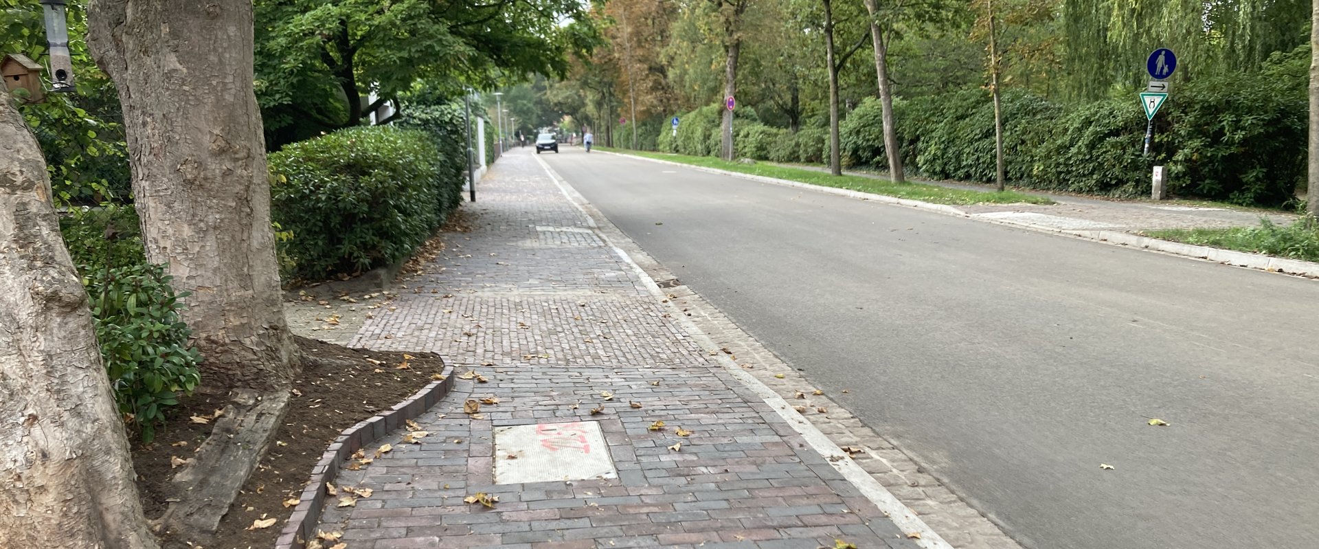 Die grundhaft erneuerte Tirpitzstraße im Bereich von der Tappenbeckstraße bis zur Hausnummer 33. Foto: Stadt Oldenburg 