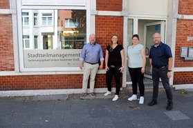 Das Stadtteilmanagementbüro im Sanierungsgebiet Untere Nadorster Straße. Auf dem Foto von links nach rechts: Eike Schnitker, Svenja Brüning-Mader, Meike Klockgether und Matthias Gunnemann. Foto: Stadt Oldenburg