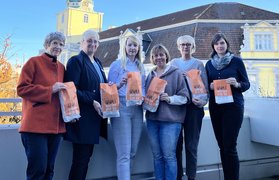 Karin Achenbach (Zontas Oldenburg), Sabine Juraschek (Zontas Oldenburg), Tanja Pastoor (Muss-Wessels), Meike Bruns (Präventionsrat Oldenburg), Wiebke Oncken (Gleichstellungsbüro Stadt Oldenburg) Foto: Präventionsrat Oldenburg