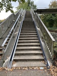 Fahrradschiene, Komfortabler mit dem Rad über die Brücke Krusenbusch