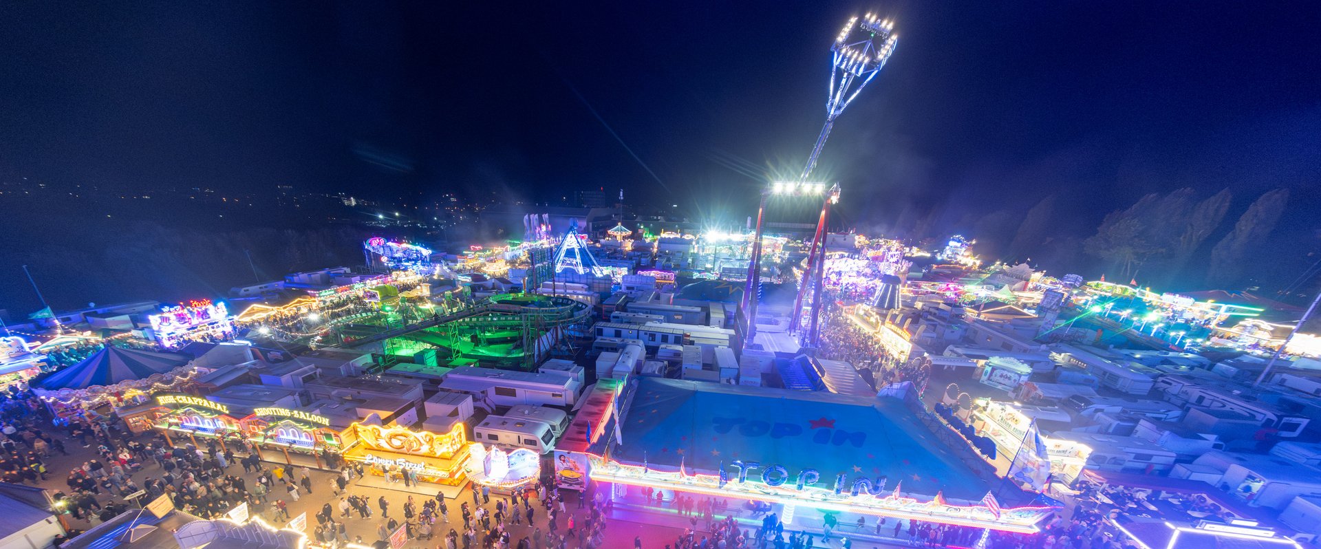 Blick aus dem Riesenrad über den Kramermarkt 2024. Foto: Sascha  Stüber
