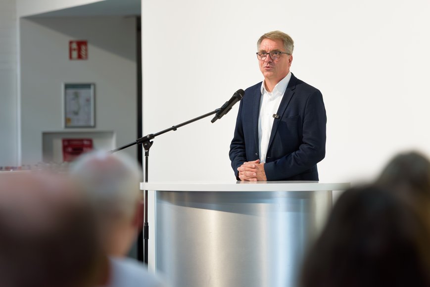Thorsten Helmerichs Oberbürgermeister Jürgen Krogmann begrüßte die Gäste beim 11. Oldenburger Fachkräfte-Forum. Foto: Thorsten Helmerichs
