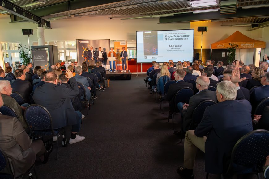 Impressionen des 39. Kontaktpunkt Wirtschaft der Wirtschaftsförderung Stadt Oldenburg in den Räumlichkeiten von Glasfaser NordWest. Fotos: Michael Stephan