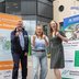 Vorschau: Axel Eilers, Vorstandsvorsitzender Ammerländer Versicherung, freut sich zusammen mit Christina-Mercedes Opel, Initiatorin, und Esther van Santen-Nguyen, Vorstand Buntes Ammerland, auf viele Kilometer zum Erreichen des neunten Etappenziels. Foto: Felix Wenzel