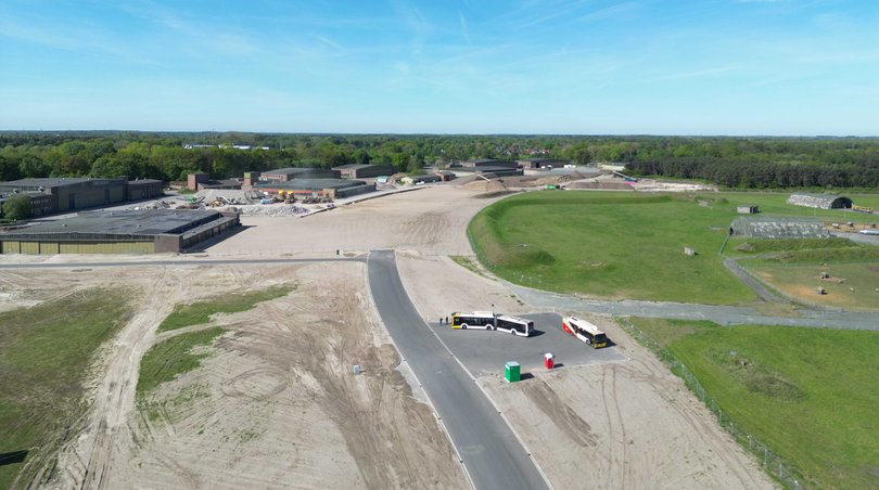 Aus der Vogelperspektive: Das Bild zeigt den Bereich, in dem der fertiggestellte erste Bauabschnitt der Entlastungsstraße endet. Die Fortführung soll den Anschluss an die Ammerländer Heerstraße ermöglichen. Foto: Stadt Oldenburg