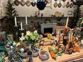 Neu auf dem Lamberti-Markt 2025: Das Kaminzimmer – Kunstgewerbe und Weihnachtsartikel. Foto: Stadt Oldenburg Neu auf dem Lamberti-Markt 2025: Das Kaminzimmer – Kunstgewerbe und Weihnachtsartikel. Foto: Stadt Oldenburg