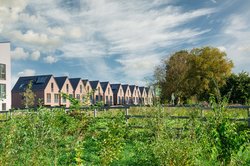 Reihenhäuser im Baugebiet „Am Bahndamm“ in Oldenburg. Foto: Mittwollen und Gradetchliev
