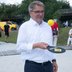 Vorschau: Oberbürgermeister Jürgen Krogmann mit Schläger und Ball. Foto: Sascha Stüber