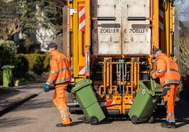 Müllwerker leeren Bioabfallbehälter. Foto: Stadt Oldenburg