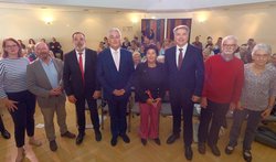 Oberbürgermeister Jürgen Krogmann (3. von rechts) empfing im Kulturzentrum PFL Cholets Bürgermeister Gilles Bourdouleix (4. von links) mitsamt einer kleinen Delegation. Foto: Sascha Stüber