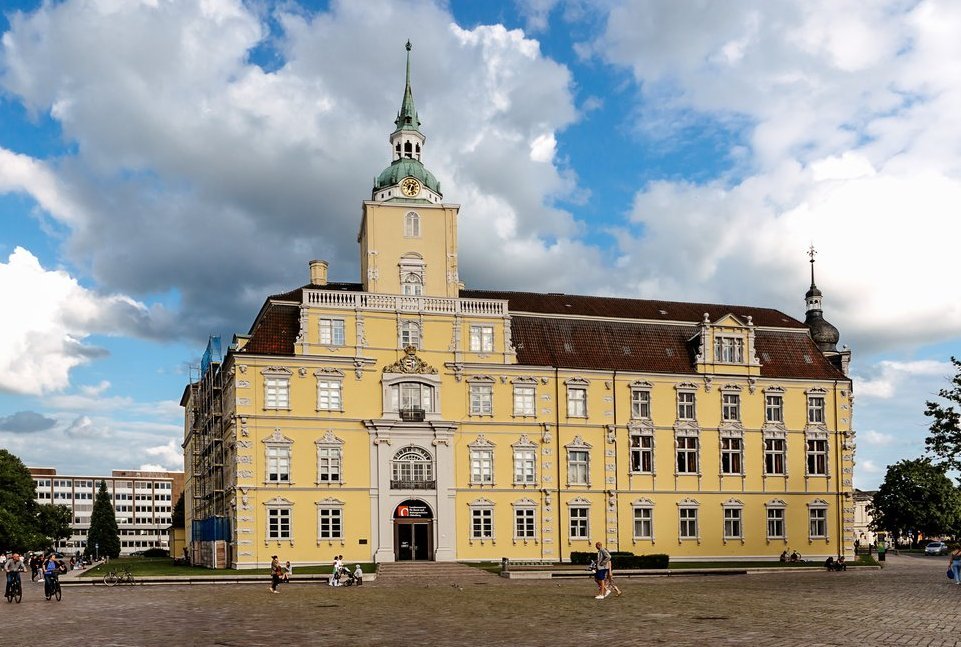 Schloss > Stadt Oldenburg
