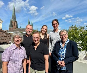 Von links nach rechts: Kerstin Goroncy, Tim Streit, Karin Diekstall-Heuser, Carina Fugel, Sebastian Bührmann, Susanne Jungkunz. Nicht auf dem Bild:  Friederike Oltmer. Foto: Stadt Oldenburg