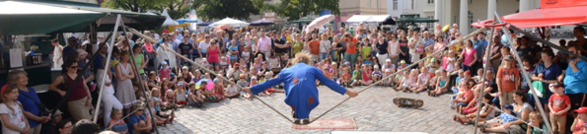 Artist während einer Vorstellung im Rahmen des Kultursommers. Foto: Jörg Hemmen