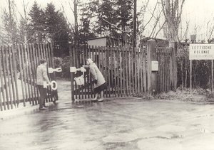 Eingang der lettischen Kolonie Oldenburg. Foto: H. Sokolowski, privat Eingang der lettischen Kolonie Oldenburg. Foto: H. Sokolowski, privat
