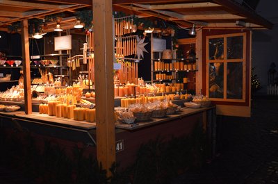 Stand mit Honigkerzen auf dem Lamberti-Markt. Foto: Stadt Oldenburg