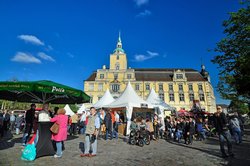 Oldenburger Bierfest 2015 auf dem Schlossplatz. Foto: Hans-Jürgen Zietz