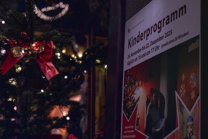 Sascha Stüber Himmlische Märchenstunden und Kaspervorstellungen im Zelt auf dem Lamberti-Markt 2025. Foto: Sascha Stüber