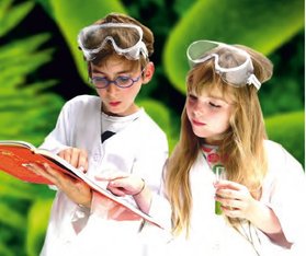 Forschende Kinder. Foto: Daniel Theilen Forschende Kinder. Foto: Daniel Theilen