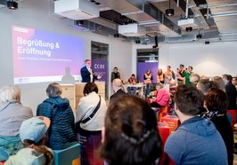 Oberbürgermeister Jürgen Krogmann eröffnete den Zukunftsmarkt „Moin Oldenburg 2035“ im CORE. Foto: Hauke-Christian Dittrich