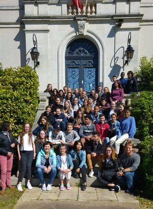 Gruppenbild der Austauschteilnehmenden aus Cholet und Oldenburg. Foto: Liebfrauenschule Gruppenbild der Austauschteilnehmenden aus Cholet und Oldenburg. Foto: Liebfrauenschule