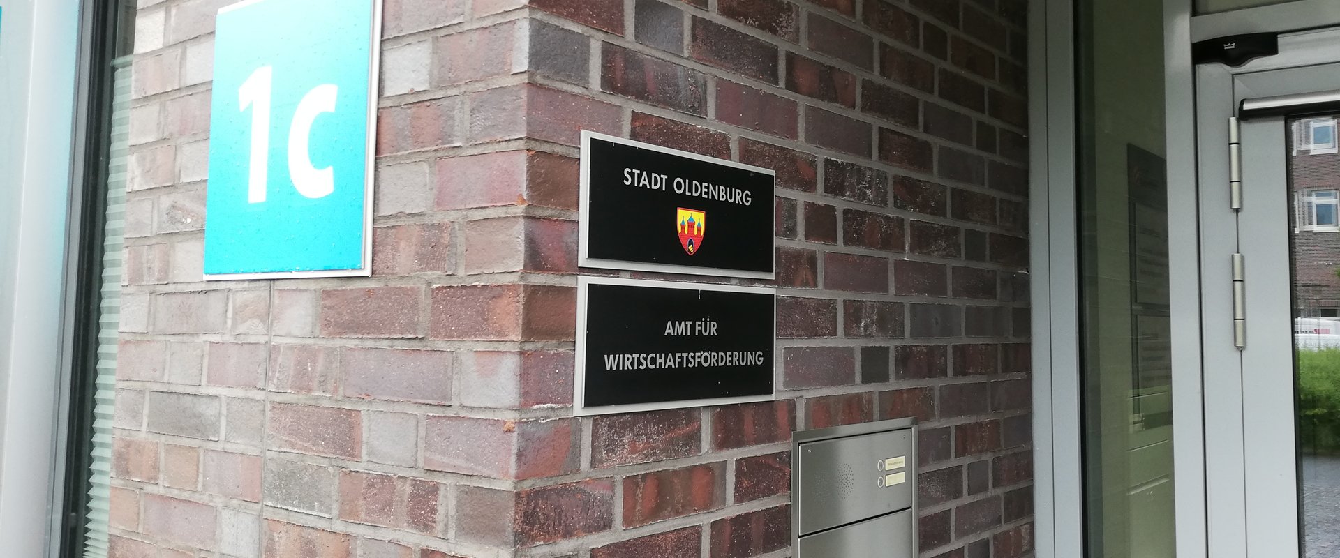 Eingangsbeschilderung der Wirtschaftsförderung. Foto: Stadt Oldenburg