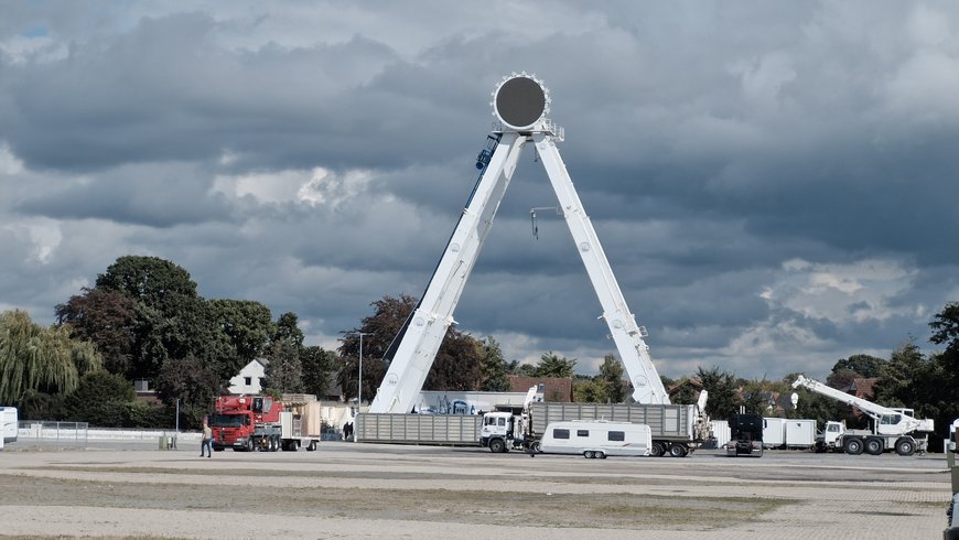 Der Riesenrad-Aufbau für den Kramermarkt 2025 geht weiter. Foto: Stadt Oldenburg