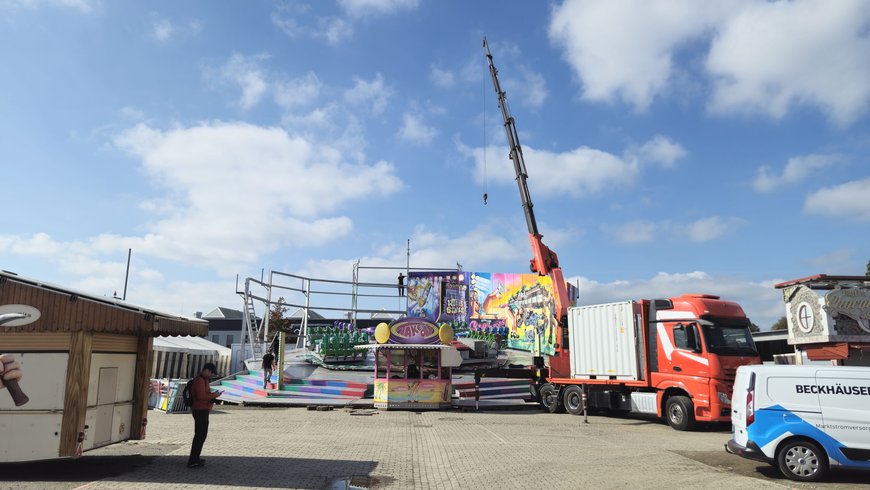 Der Aufbau vom Take Off auf dem Kramermarkt am 19. September 2025. Foto: Stadt Oldenburg