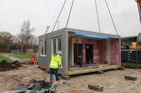 Blick in den Containerbau auf dem Gelände des neu entstehenden Abfall-Lernpfads „Loop Oldenburg“ in Neuenwege. Foto: Stadt Oldenburg