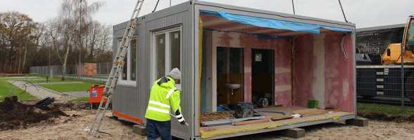Blick in den Containerbau auf dem Gelände des neu entstehenden Abfall-Lernpfads „Loop Oldenburg“ in Neuenwege. Foto: Stadt Oldenburg