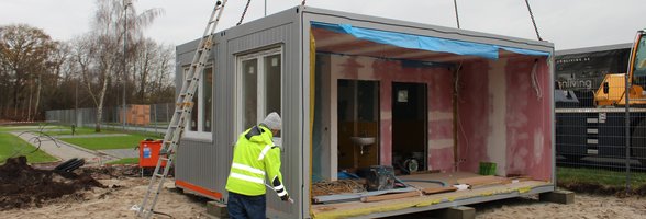 Blick in den Containerbau auf dem Gelände des neu entstehenden Abfall-Lernpfads „Loop Oldenburg“ in Neuenwege. Foto: Stadt Oldenburg