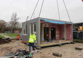 Blick in den Containerbau auf dem Gelände des neu entstehenden Abfall-Lernpfads „Loop Oldenburg“ in Neuenwege. Foto: Stadt Oldenburg