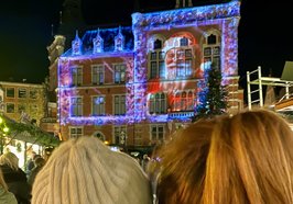 Das Video-Mapping am Alten Rathaus beim Lamberti-Markt 2024. Foto: Chris Domeier