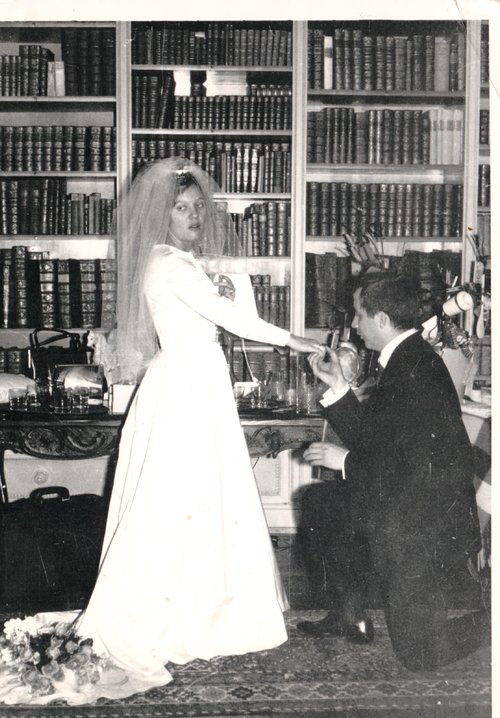 Hochzeitsbild von Horst Janssen mit Verena von Bethmann-Hollweg. © Horst-Janssen-Museum, Fotograf unbekannt.