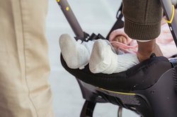 Baby in Kinderwagen. Foto: Keira Burton/pexels