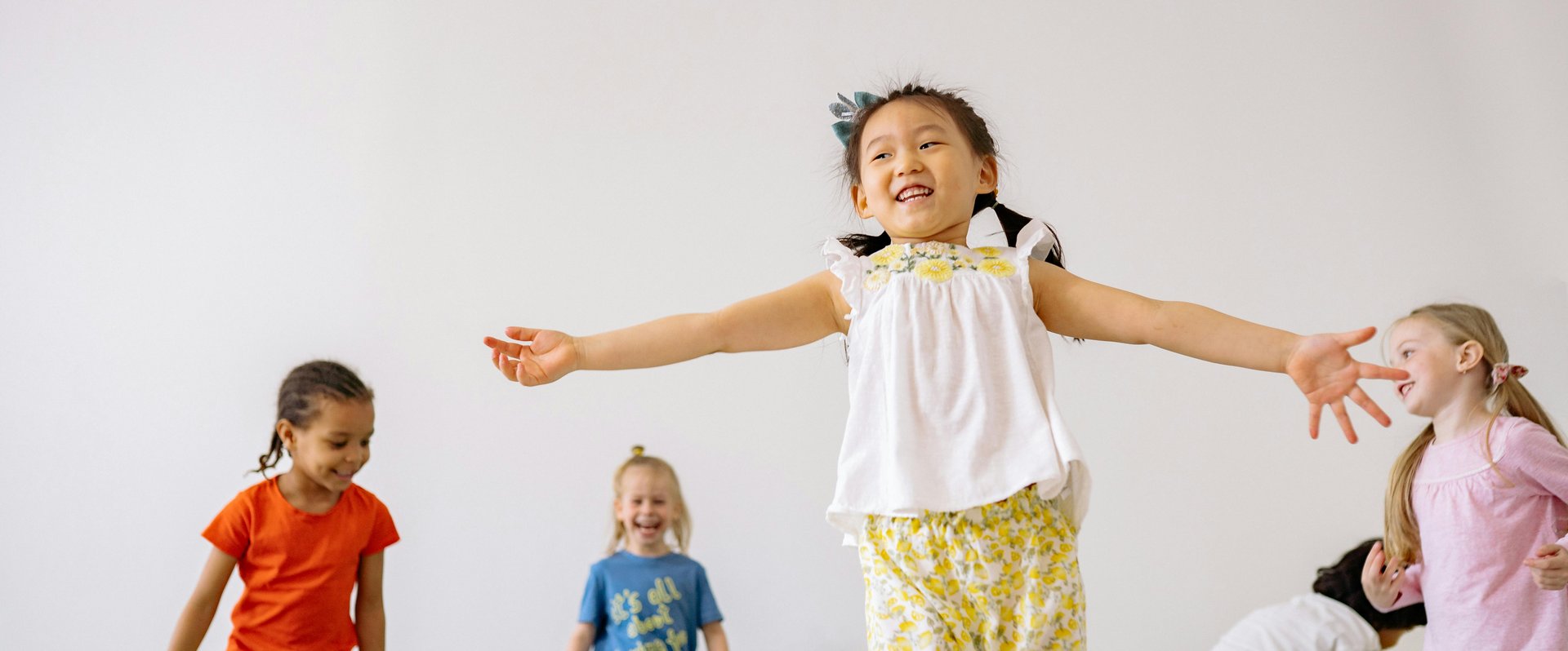 Kinder am Tanzen. Foto: Pexels