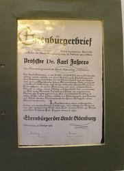 Ehrenbürgerurkunde von Karl Jaspers. Foto: Stadt Oldenburg