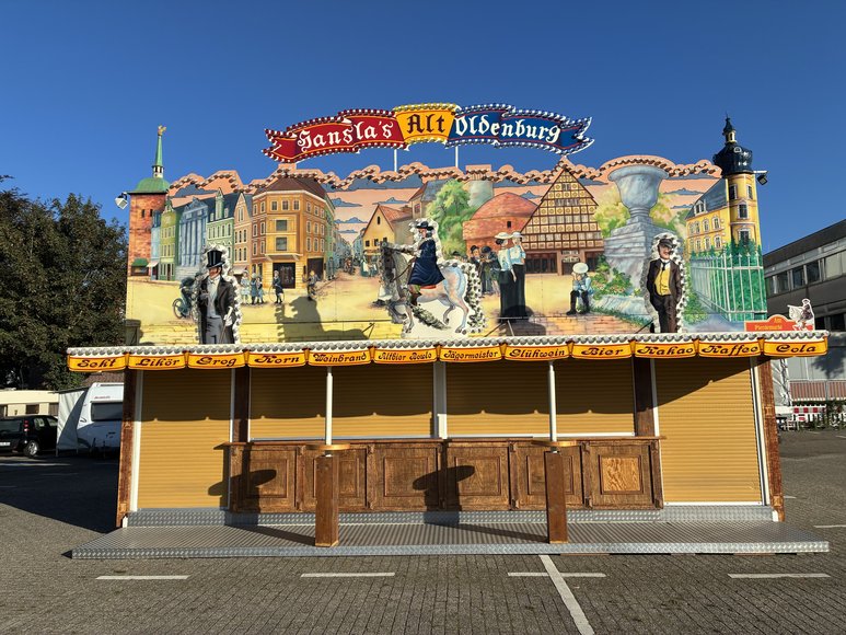 Der Ausschank „Alt Oldenburg“ beim Aufbau am 25. September 2026. Foto: Stadt Oldenburg