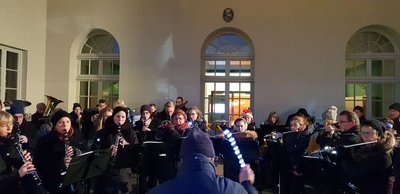 Das Symphonische Blasorchester auf dem Lamberti-Markt. Foto: Stadt Oldenburg