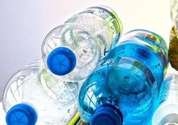 Plastikflaschen. Foto: Stefan Schweihofer/Pixabay